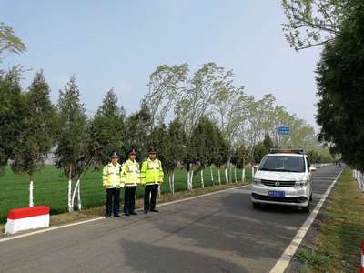 南陽市宛城區(qū)交通運輸執(zhí)法局 深化路域環(huán)境治理 提升道路保暢與環(huán)境檢測服務(wù)水平